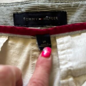 Tommy Hilfiger Cream Cargo Shorts